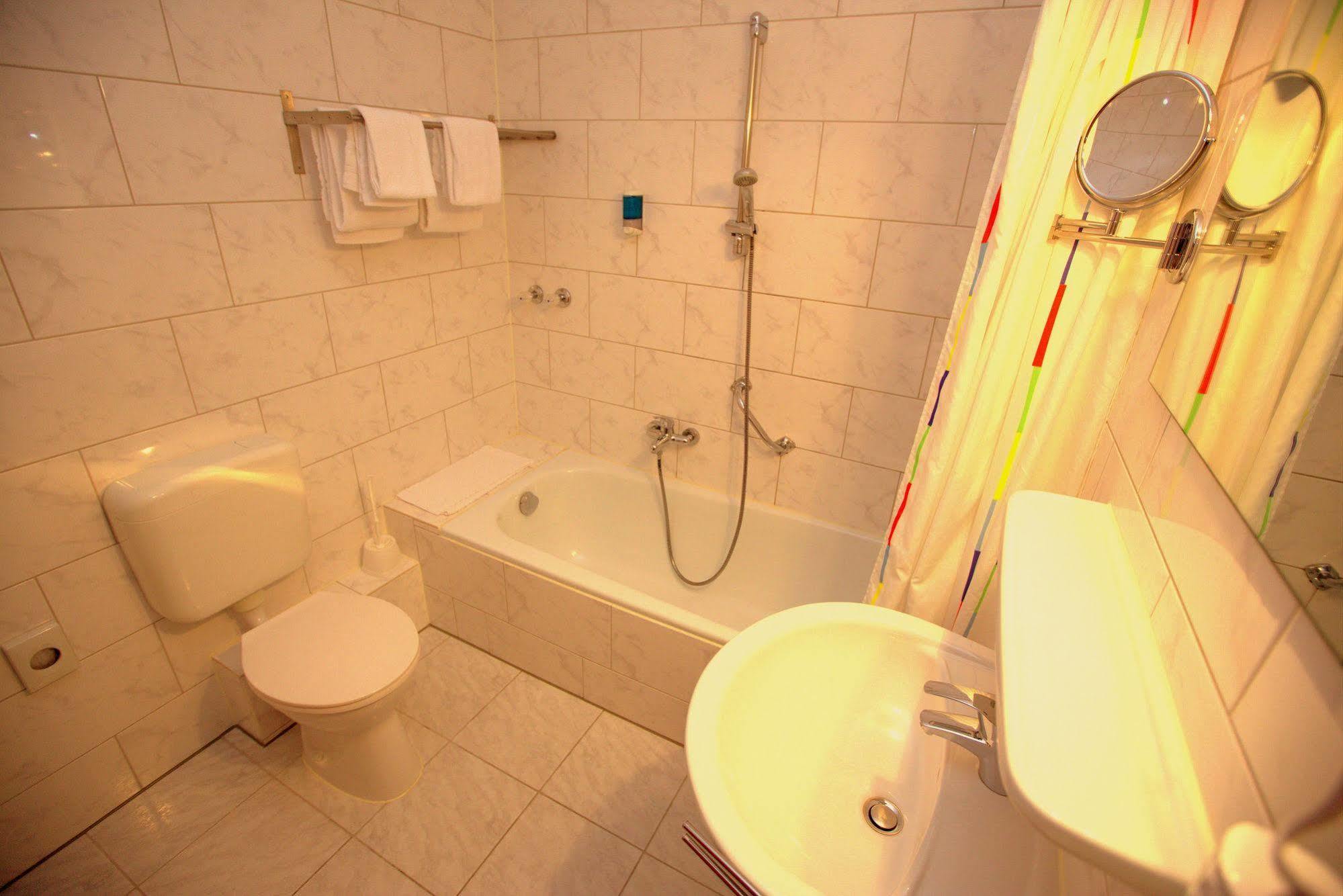 Airport Hotel Walldorf Мёрфэльден-Вальдорф Экстерьер фото